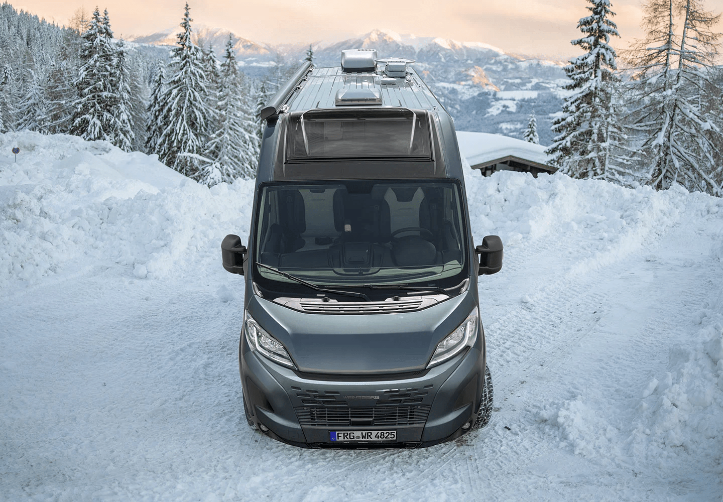 Fourgon Weinsberg Caratour extérieur gris