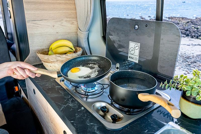 Cuisine et kitchenette dans un Glénan horizon Van